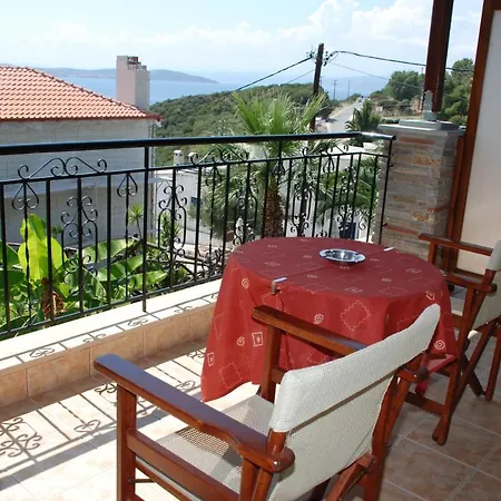 πανσιον αγγελοσ μαναρη Ouranoupoli